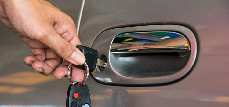 Car door lock repair in Del Aire